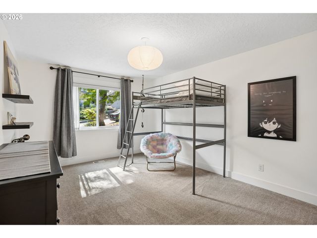 1345 TROON Dr, West Linn, OR 97068