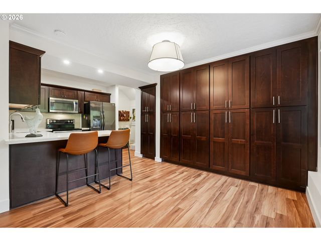1345 TROON Dr, West Linn, OR 97068