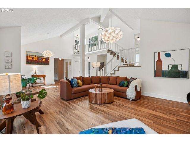 1345 TROON Dr, West Linn, OR 97068
