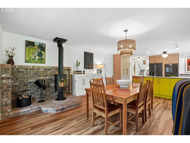 1345 TROON Dr, West Linn, OR 97068