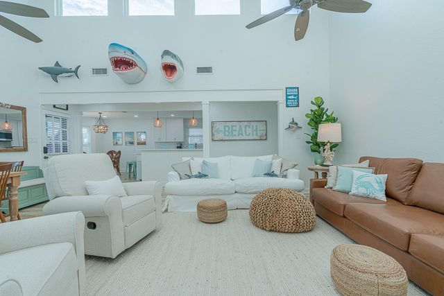 13826 Pirates Beach Boulevard, Galveston, TX 77554