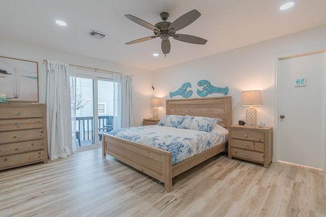 13826 Pirates Beach Boulevard, Galveston, TX 77554