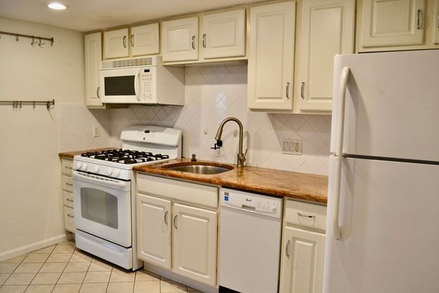 93 Sherman Ave. 7, Nahant, MA 01908