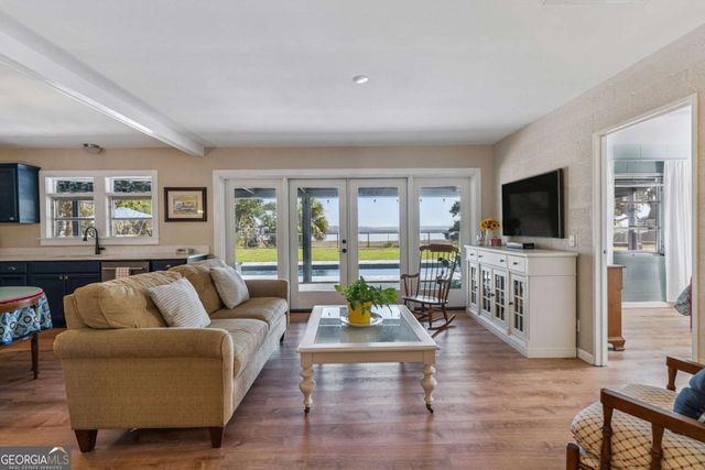 673 Hickory Bluff Drive, Waverly, GA 31565