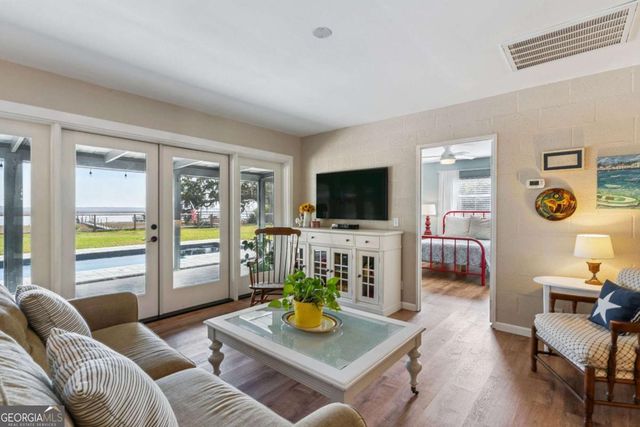 673 Hickory Bluff Drive, Waverly, GA 31565