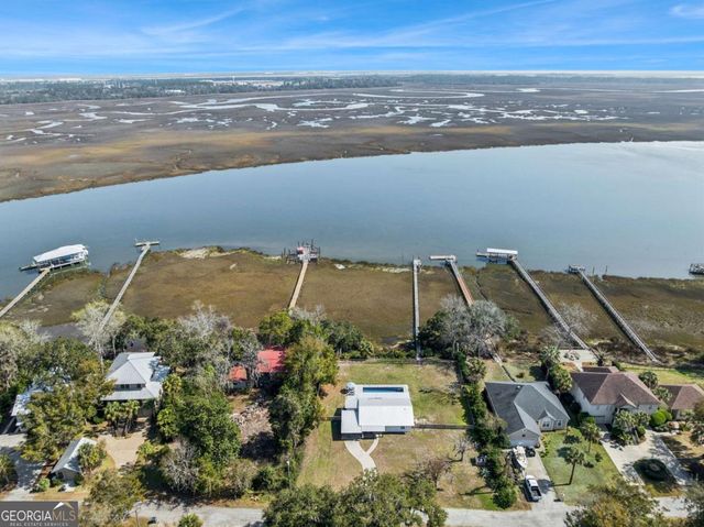 673 Hickory Bluff Drive, Waverly, GA 31565