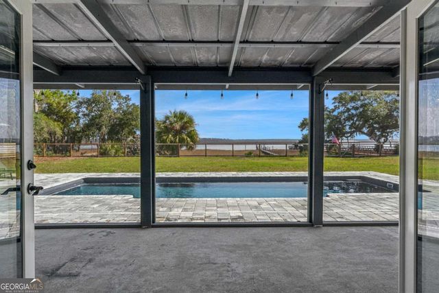 673 Hickory Bluff Drive, Waverly, GA 31565