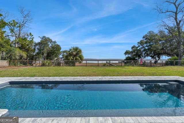 673 Hickory Bluff Drive, Waverly, GA 31565