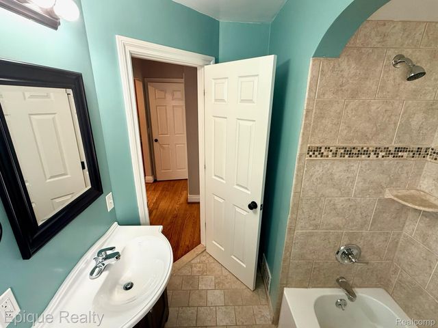1846 Oakshire Avenue, Berkley, MI 48072