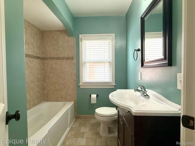1846 Oakshire Avenue, Berkley, MI 48072