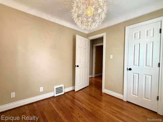 1846 Oakshire Avenue, Berkley, MI 48072