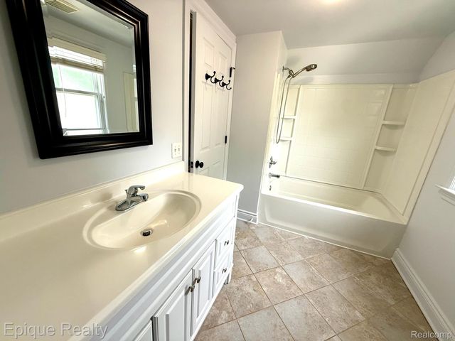 1846 Oakshire Avenue, Berkley, MI 48072