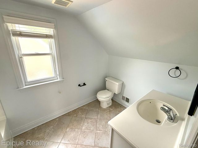 1846 Oakshire Avenue, Berkley, MI 48072