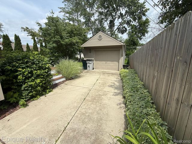 1846 Oakshire Avenue, Berkley, MI 48072
