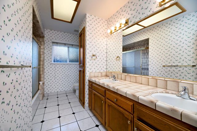 2061 Santa Ana Avenue, Clovis, CA 93611