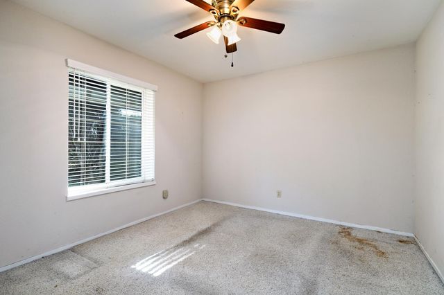 2061 Santa Ana Avenue, Clovis, CA 93611