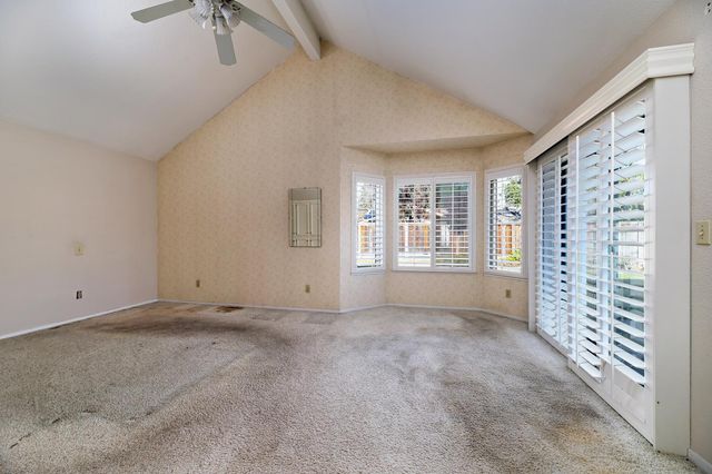 2061 Santa Ana Avenue, Clovis, CA 93611