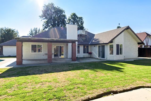 2061 Santa Ana Avenue, Clovis, CA 93611