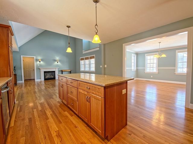 12 Doves Wing Rd, Yarmouth, MA 02664