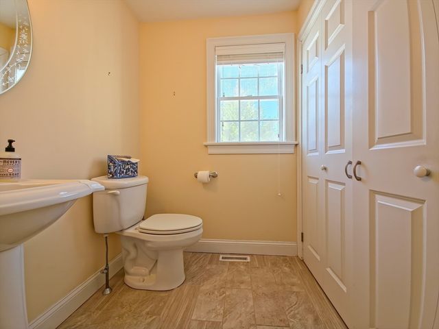 12 Doves Wing Rd, Yarmouth, MA 02664