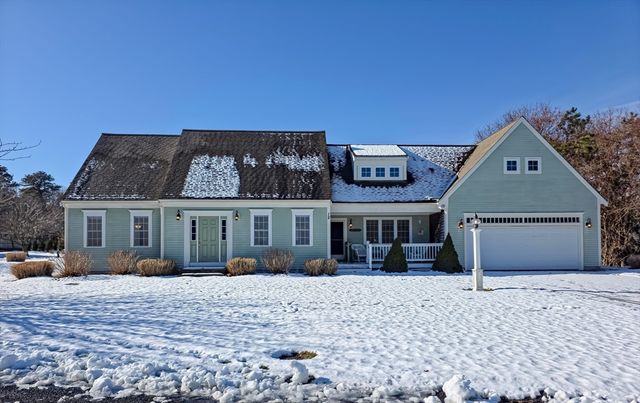 12 Doves Wing Rd, Yarmouth, MA 02664