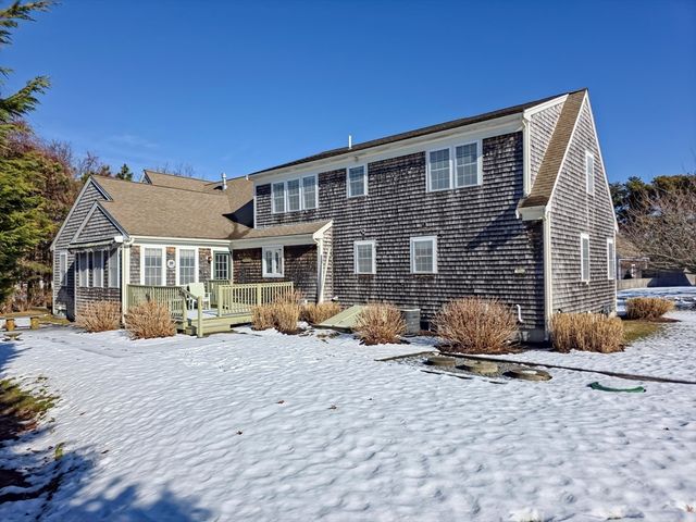 12 Doves Wing Rd, Yarmouth, MA 02664