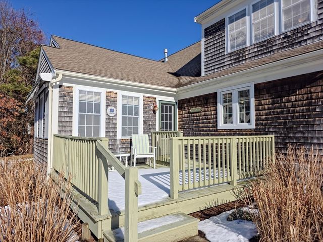 12 Doves Wing Rd, Yarmouth, MA 02664