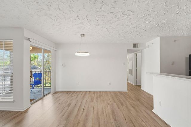 8051 Bay Branch Drive 421, The Woodlands, TX 77382