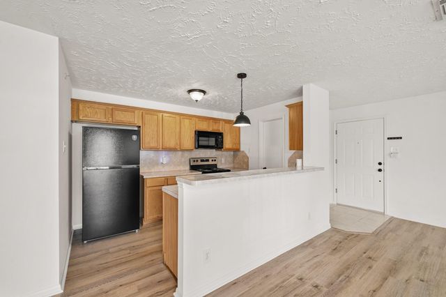 8051 Bay Branch Drive 421, The Woodlands, TX 77382