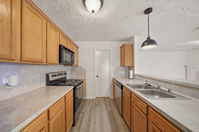 8051 Bay Branch Drive 421, The Woodlands, TX 77382