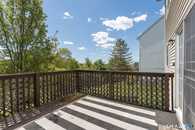 8 Foot Circle 8, Wallingford, CT 06492