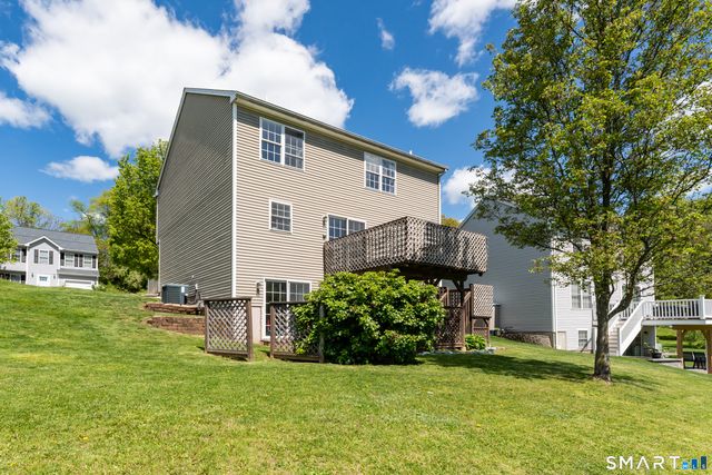 8 Foot Circle 8, Wallingford, CT 06492