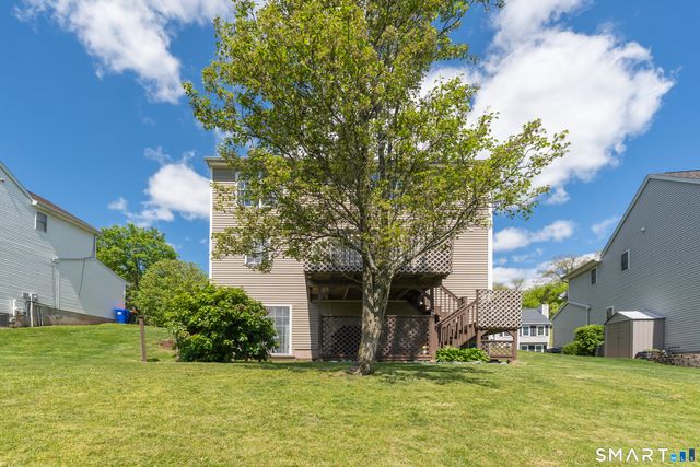 8 Foot Circle 8, Wallingford, CT 06492