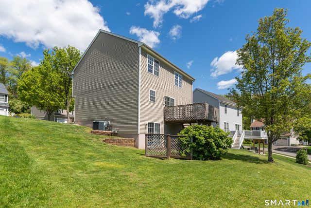 8 Foot Circle 8, Wallingford, CT 06492