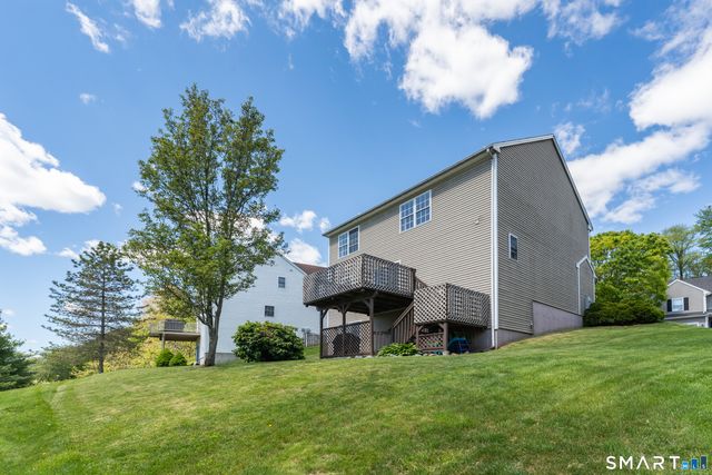 8 Foot Circle 8, Wallingford, CT 06492