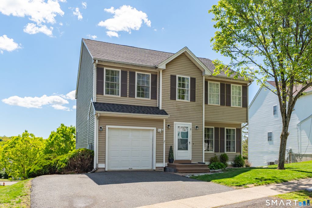 8 Foot Circle 8, Wallingford, CT 06492