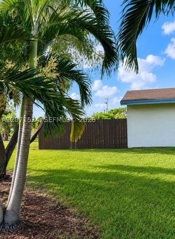 28012 SW 140th Ct, Homestead, FL 33033