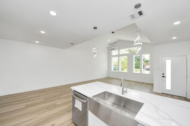 8109 Hamlet Street, Houston, TX 77078