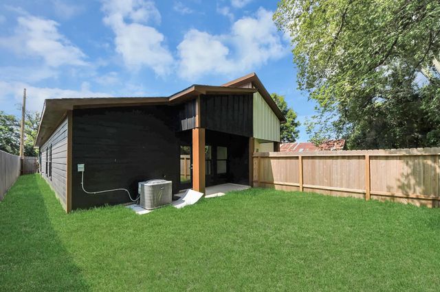 8109 Hamlet Street, Houston, TX 77078