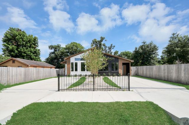 8109 Hamlet Street, Houston, TX 77078
