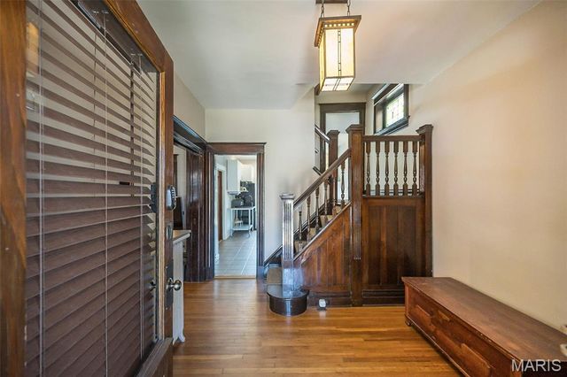 3528 Kingsland Court, St Louis, MO 63111