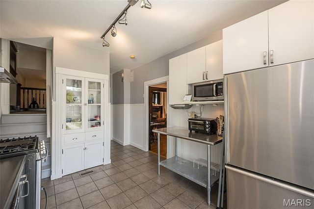 3528 Kingsland Court, St Louis, MO 63111