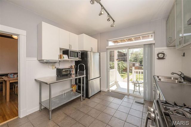3528 Kingsland Court, St Louis, MO 63111