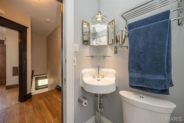 3528 Kingsland Court, St Louis, MO 63111