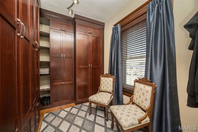 3528 Kingsland Court, St Louis, MO 63111