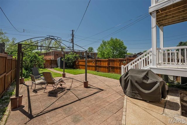 3528 Kingsland Court, St Louis, MO 63111