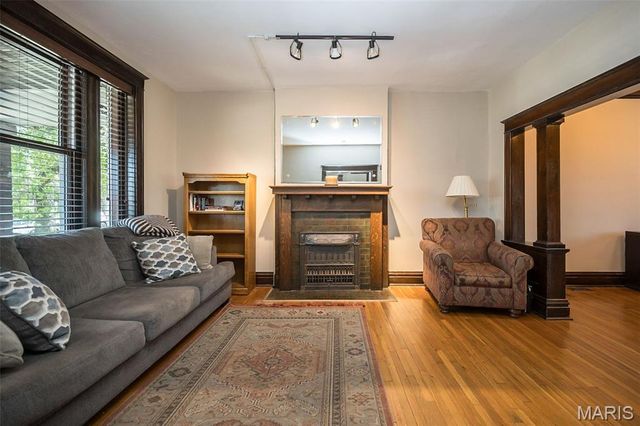 3528 Kingsland Court, St Louis, MO 63111