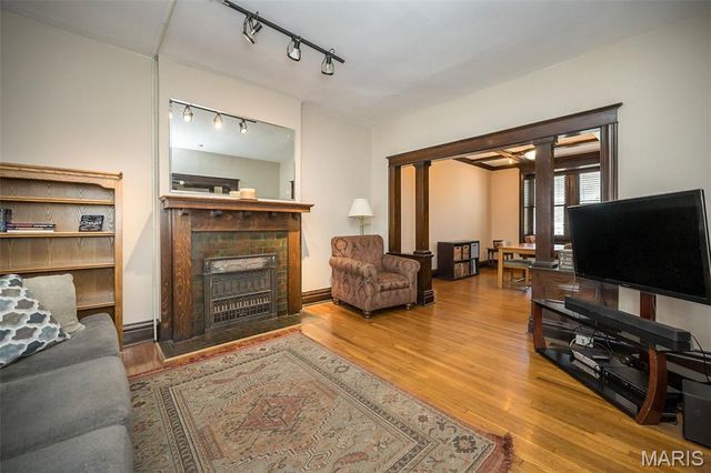 3528 Kingsland Court, St Louis, MO 63111