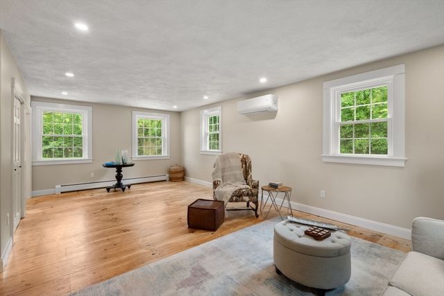 125 Bayview Ave, Berkley, MA 02779