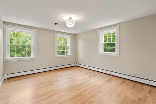 125 Bayview Ave, Berkley, MA 02779